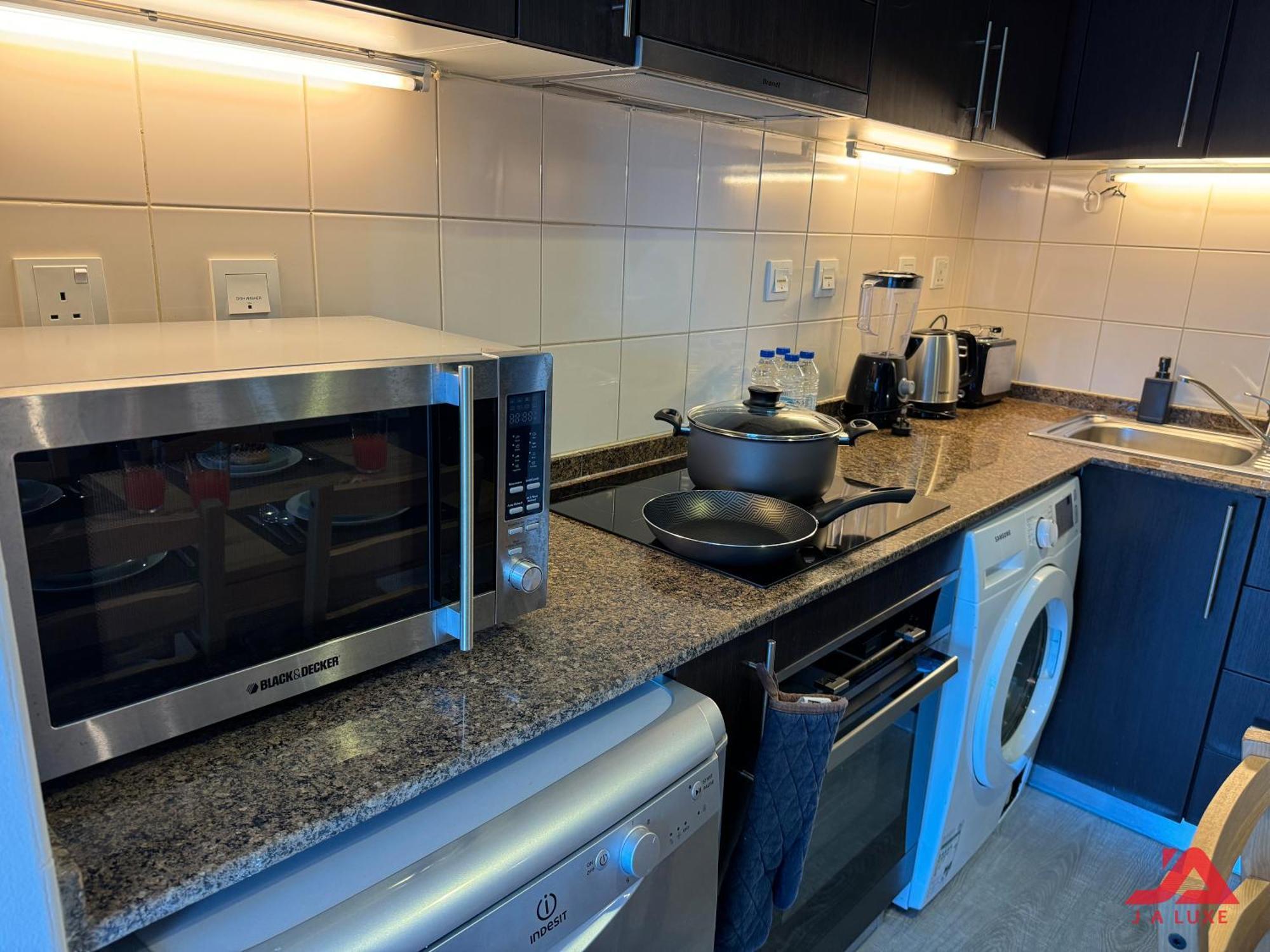 Cozy Marina & Sea View Apt In Bay Central Tower Dubai Marina With Modern Gym & Pool, Steps To Beach & Metro Exteriör bild