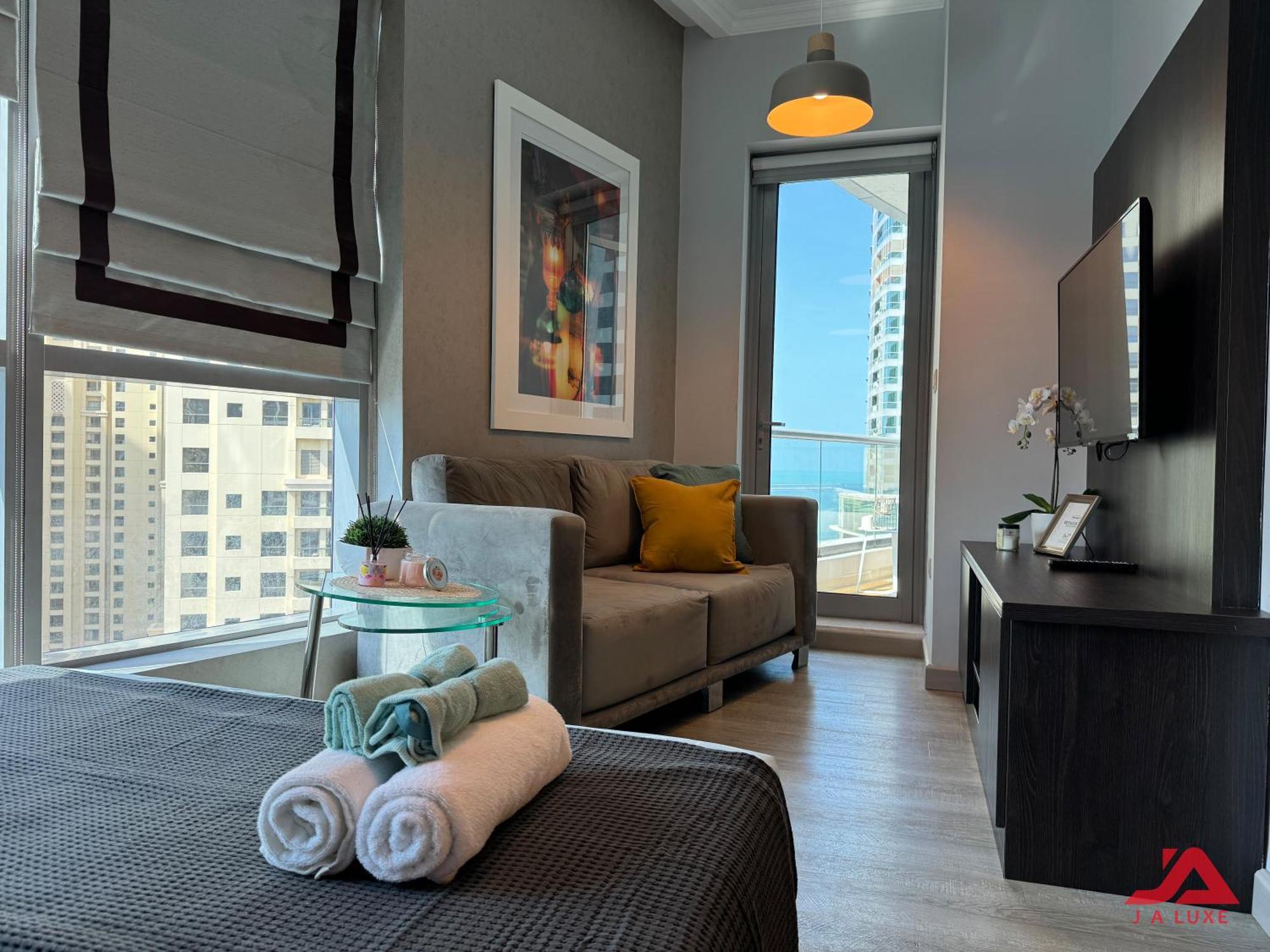Cozy Marina & Sea View Apt In Bay Central Tower Dubai Marina With Modern Gym & Pool, Steps To Beach & Metro Exteriör bild