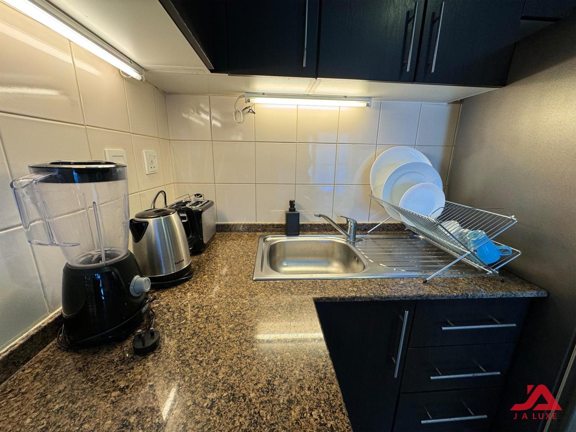 Cozy Marina & Sea View Apt In Bay Central Tower Dubai Marina With Modern Gym & Pool, Steps To Beach & Metro Exteriör bild